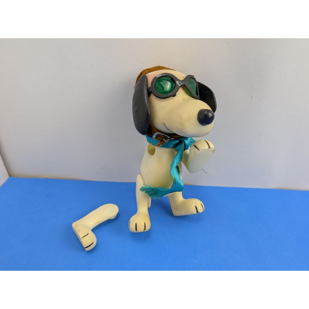 Vintage 1966 SNOOPY Aviator Pilot Collectible Figure United Features Syndicate